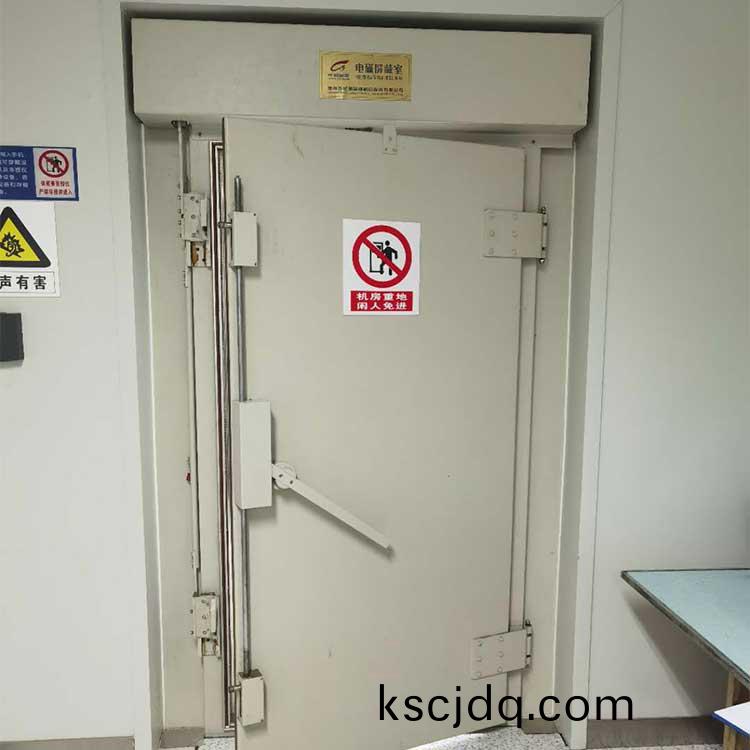 易密斯承(cheng)接各種(zhong)晻(an)室，屏蔽(bi)門更換(huan)屏(ping)蔽(bi)條 電磁(ci)屏蔽襯墊