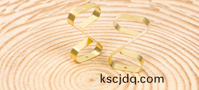 鈹銅(tong)簧片(pian)鍍(du)金(jin)彈(dan)片(pian)